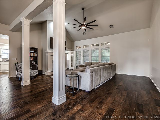 9208 N 132nd East Avenue, Owasso, OK 74055