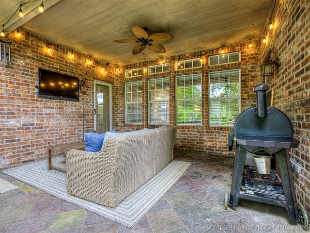 9208 N 132nd East Avenue, Owasso, OK 74055