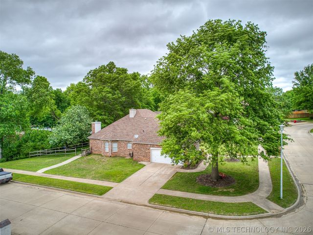 9208 N 132nd East Avenue, Owasso, OK 74055