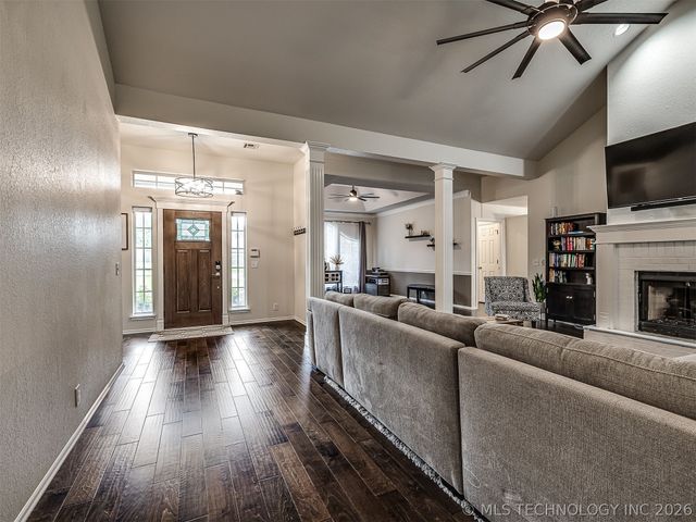9208 N 132nd East Avenue, Owasso, OK 74055