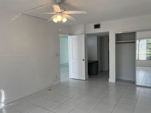 3100 N Palm Aire Dr 104, Pompano Beach, FL 33069