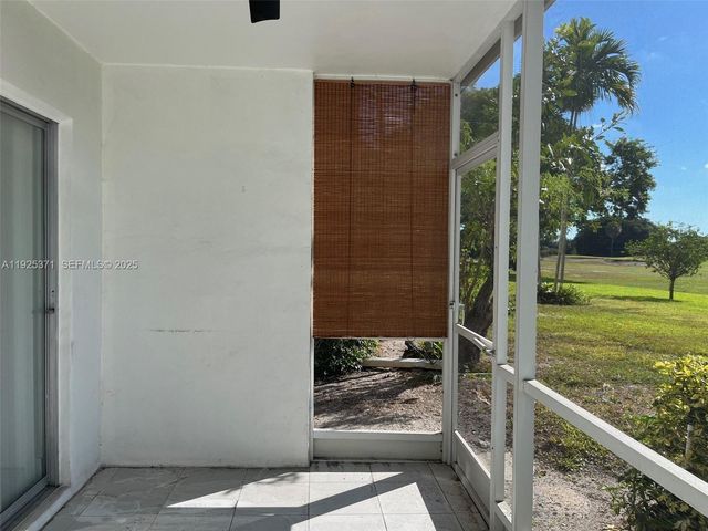 3100 N Palm Aire Dr 104, Pompano Beach, FL 33069