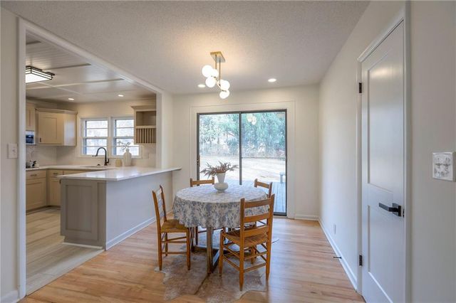 7627 Pawnee Street, Prairie Village, KS 66208