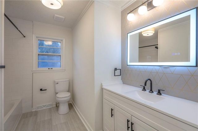 7627 Pawnee Street, Prairie Village, KS 66208