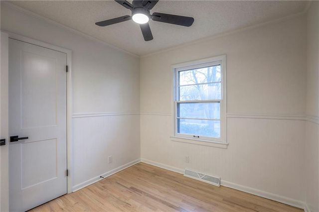 7627 Pawnee Street, Prairie Village, KS 66208