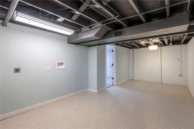 7627 Pawnee Street, Prairie Village, KS 66208