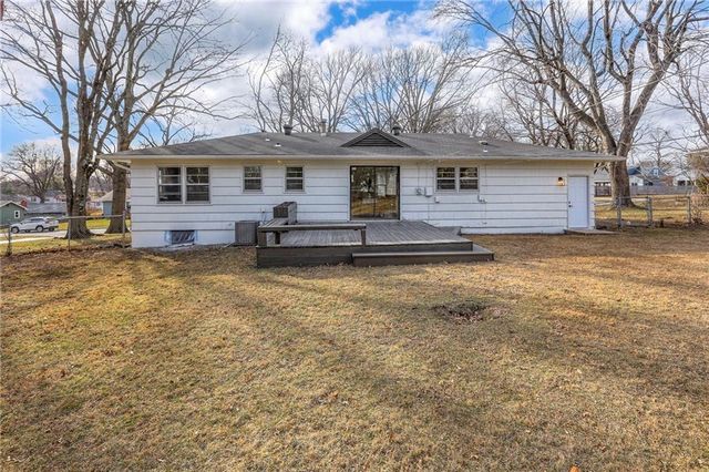 7627 Pawnee Street, Prairie Village, KS 66208