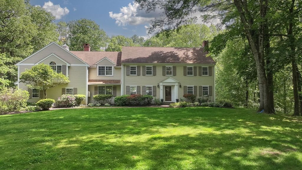 171 Brentwood Cir, North Andover, MA 01845