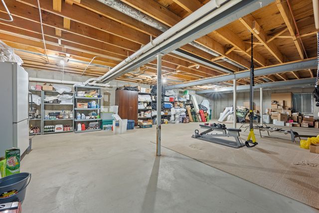 28 Warrington Drive, Lake Bluff, IL 60044