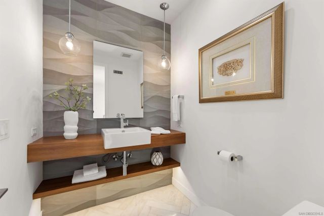 5663 Abalone Pl, La Jolla, CA 92037