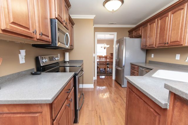 106 Bedrock Dr, White House, TN 37188