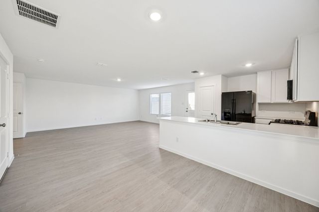 11550 Gammon Avenue, Rhome, TX 76078