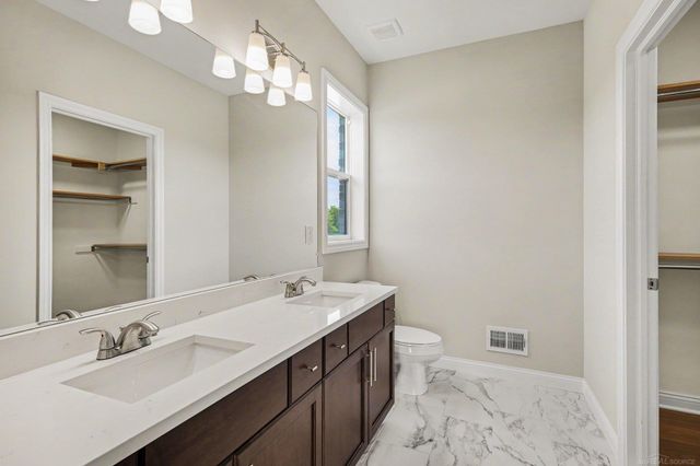56677 Via Nesso Street, Macomb Twp, MI 48042