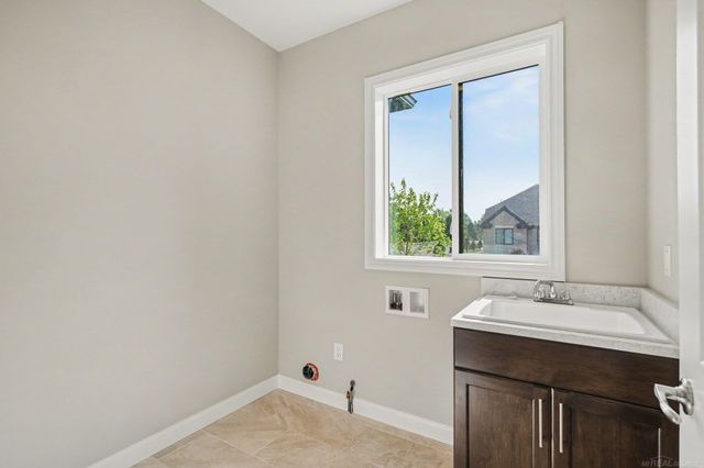 56677 Via Nesso Street, Macomb Twp, MI 48042