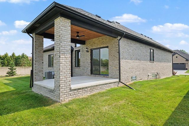 56677 Via Nesso Street, Macomb Twp, MI 48042