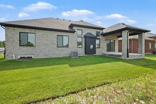 56677 Via Nesso Street, Macomb Twp, MI 48042