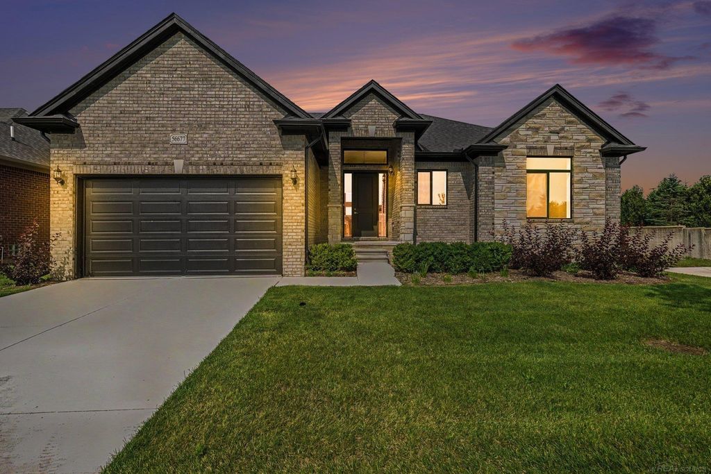 56677 Via Nesso Street, Macomb Twp, MI 48042