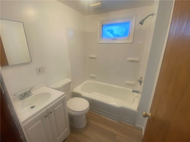 64 Chippendale Road, Greece, NY 14616