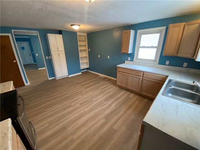 64 Chippendale Road, Greece, NY 14616