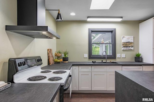 192 AMBER Lane, Carbondale, IL 62902