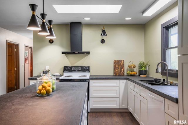 192 AMBER Lane, Carbondale, IL 62902