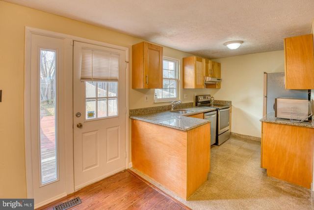 9220 PINENUT CT, Laurel, MD 20723