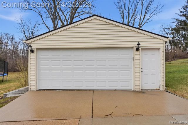 5766 Parkdale Street, Utica, MI 48317