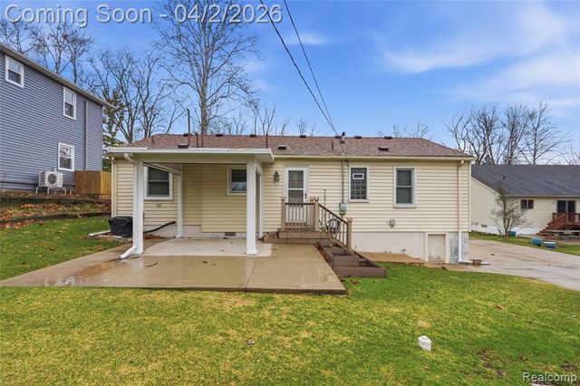 5766 Parkdale Street, Utica, MI 48317