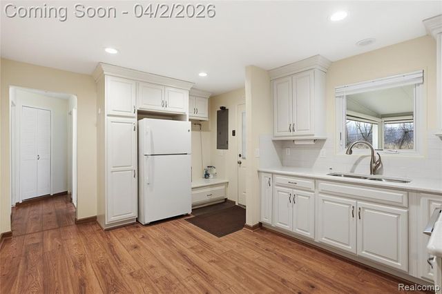 5766 Parkdale Street, Utica, MI 48317