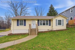 5766 Parkdale Street, Utica, MI 48317