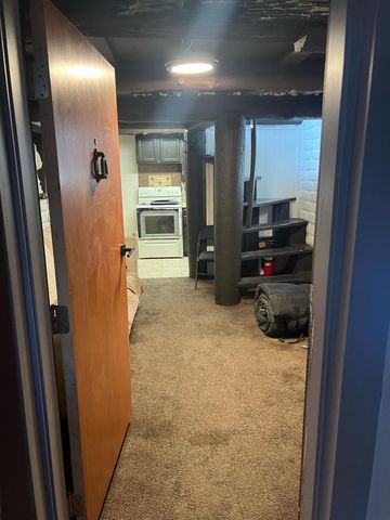 1022 Cerro Vista Road SW, Albuquerque, NM 87105