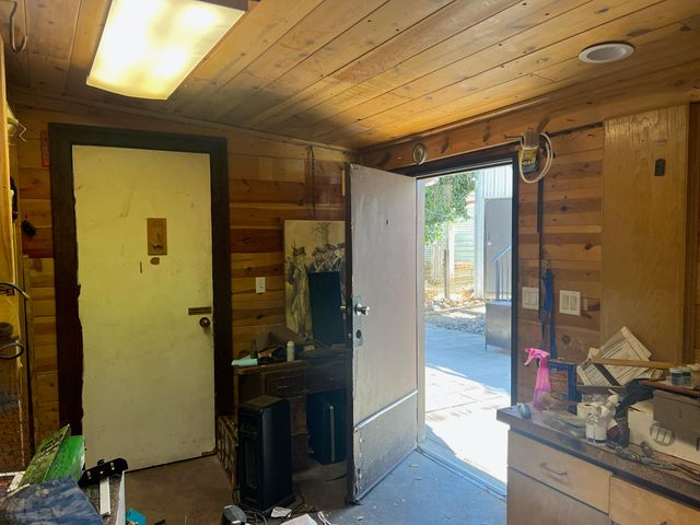 1022 Cerro Vista Road SW, Albuquerque, NM 87105