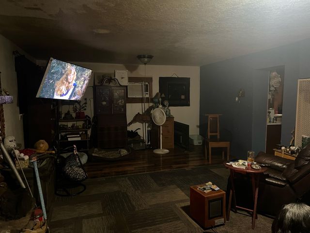 1022 Cerro Vista Road SW, Albuquerque, NM 87105