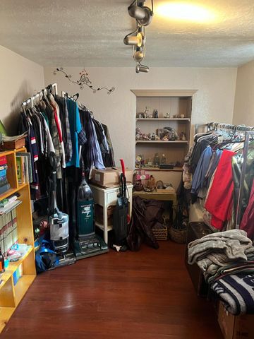 1022 Cerro Vista Road SW, Albuquerque, NM 87105