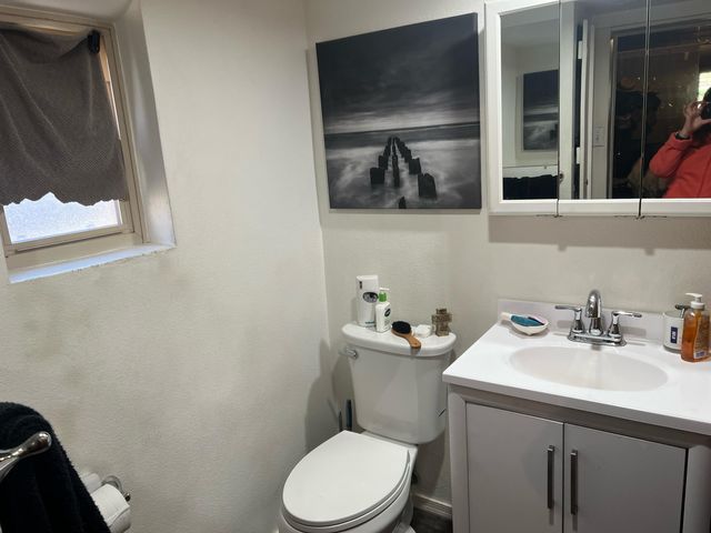 1022 Cerro Vista Road SW, Albuquerque, NM 87105