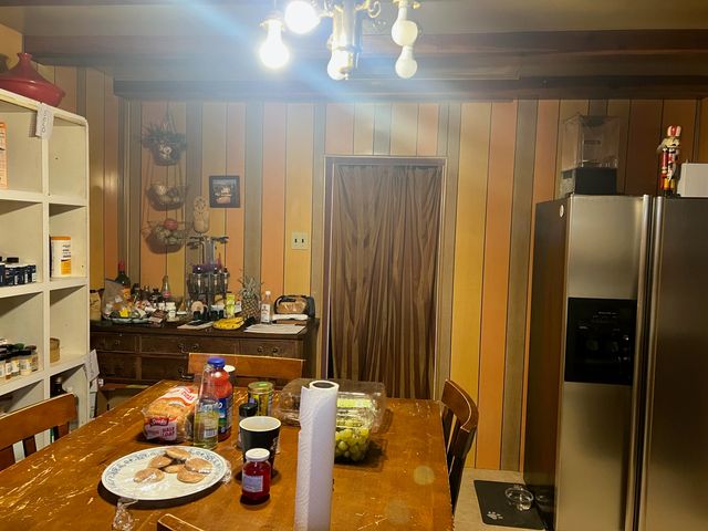 1022 Cerro Vista Road SW, Albuquerque, NM 87105