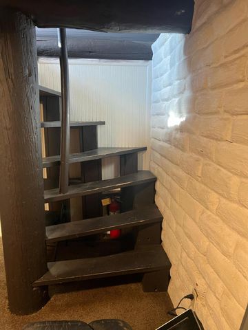 1022 Cerro Vista Road SW, Albuquerque, NM 87105