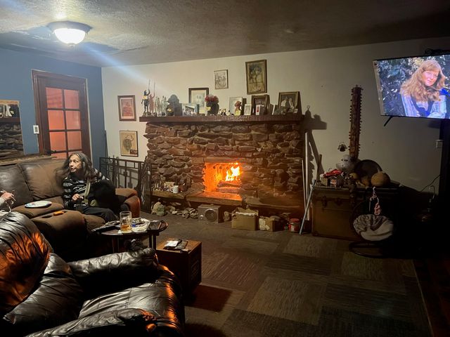 1022 Cerro Vista Road SW, Albuquerque, NM 87105