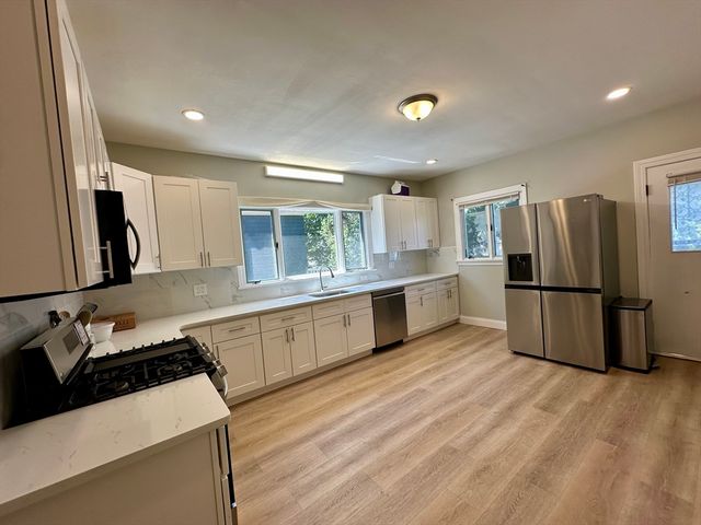 18 Bromfield 2, Somerville, MA 02144