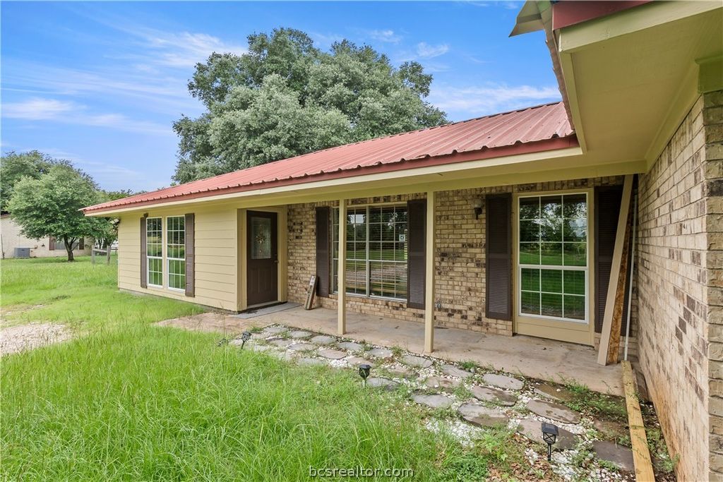970 Martin Road, Madisonville, TX 77864 — photo 4