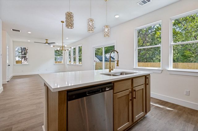 8916 Whitehall Lane, Dallas, TX 75232