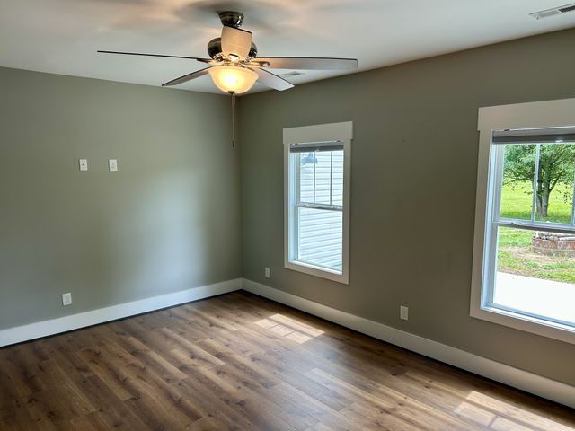 6063 Mansford Rd, Winchester, TN 37398