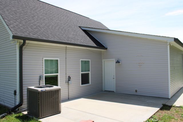 6063 Mansford Rd, Winchester, TN 37398
