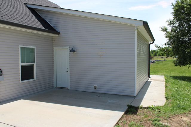 6063 Mansford Rd, Winchester, TN 37398
