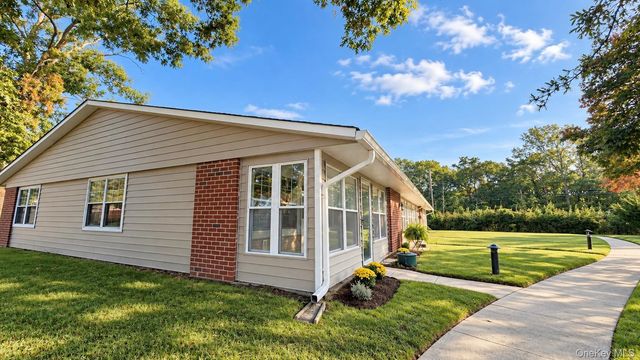 38 Trent Court A, Ridge, NY 11961