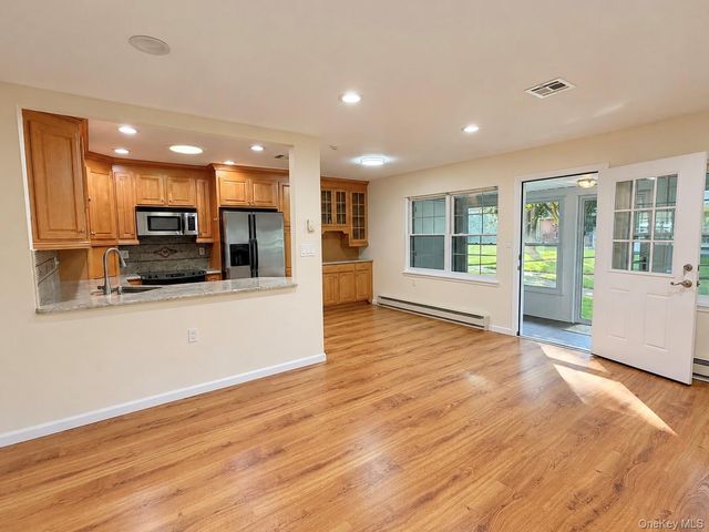 38 Trent Court A, Ridge, NY 11961