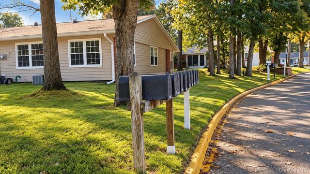 38 Trent Court A, Ridge, NY 11961