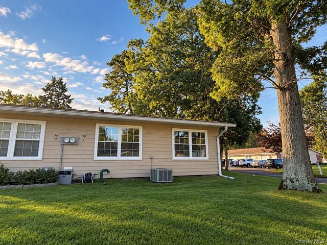 38 Trent Court A, Ridge, NY 11961