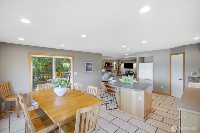 2529 S 304th Street, Federal Way, WA 98003