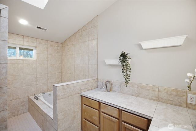 2529 S 304th Street, Federal Way, WA 98003